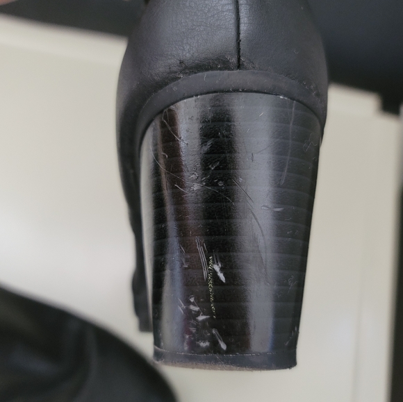 Aerosoles A2 Heel Rest Ankle Boot - Picture 6 of 6